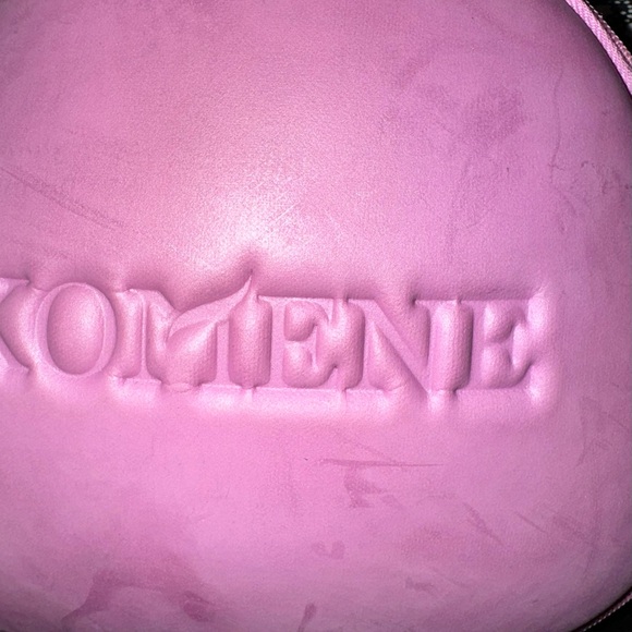 High-grade invisible sticky bra w/cute pink case - Picture 14 of 14